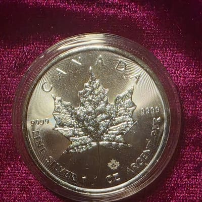 2020 Canadian Maple 1oz  - additional view