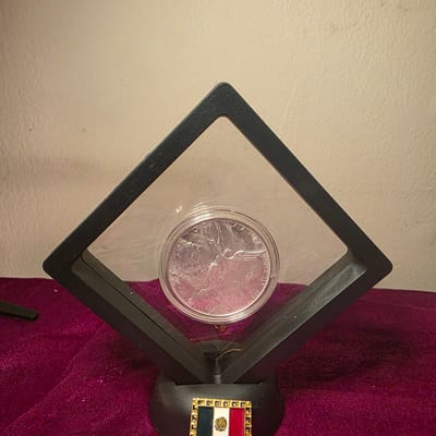 2014 .9999 1oz Mexican Libertad in Custom Display - additional view