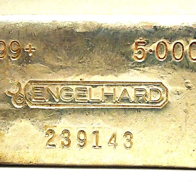 Engelhard Canadian 5 oz Series 7 Silver bar pour