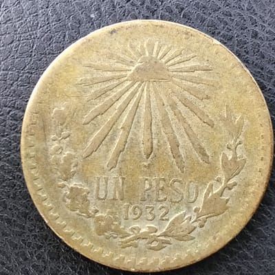 Silver 1932 Mexico 1 Peso-Cap & Rays VG condition 