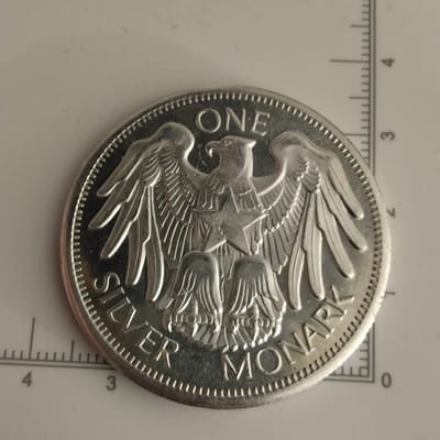 Vintage 1970s Monark 1 oz Silver Art Round 