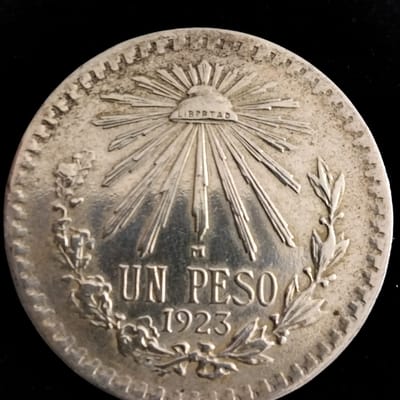 Silver 1923 Mexico 1 Peso Radiant Cap&Rays XF 