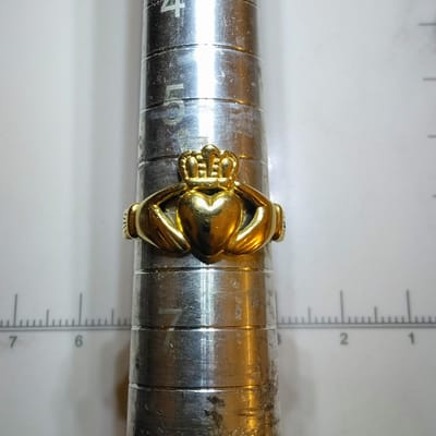 Vintage 14K Gold Claddagh Ring Heart Crown Hands  - additional view