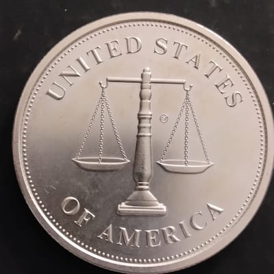 Vintage 1 oz Johnson Matthey Scales of Justice  - additional view