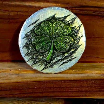 🍀FTB 2 OZT “Stay Lucky” Colorized Shamrock Round