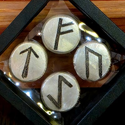 4pc Nordic Rune Set