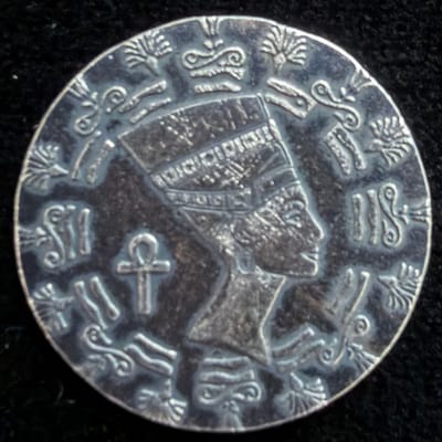 1/10 oz Egyptian Queen Nefertiti .999 Fine Silver