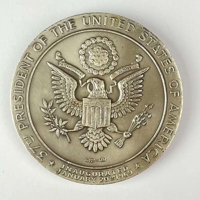 Richard Nixon 1969 Silver 4.47 oz. .999 medal - additional view