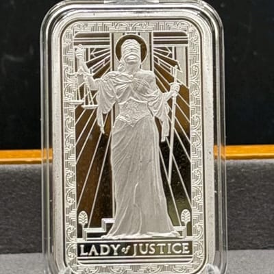 Pamp Lady Justice 1 OZ silver bar