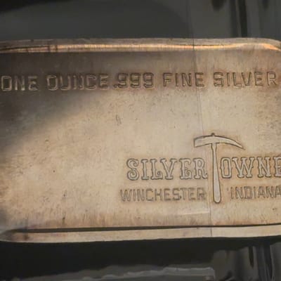 Vintage SilverTowne Horse & Buggy 1 oz Silver Bar - additional view