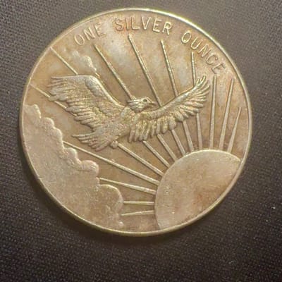 Vintage 1 oz Silver Round South East Refining FL - additional view