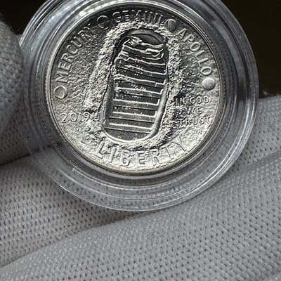 2019 D Apollo 11 50th Anniversary Curved Coin clad