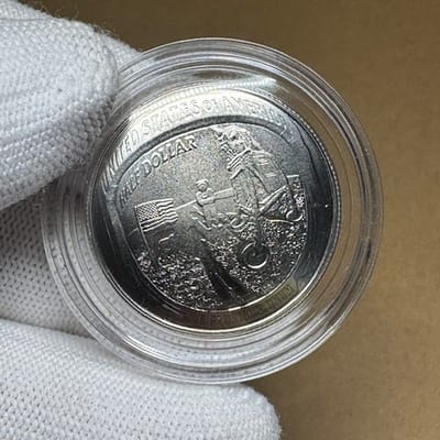 2019 D Apollo 11 50th Anniversary Curved Coin clad - additional view