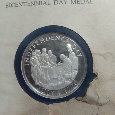 Official Bicentennial Day Medal. Sterling Silver. - additional view
