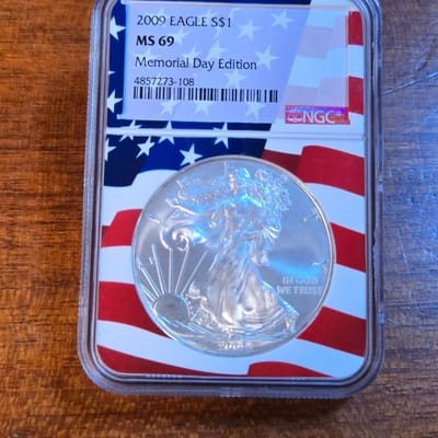 2009 American Silver Eagle $1 NGC MS69 - Memorial