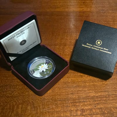 2010 Canada $20 Flowers Water Lily with Swarovski 