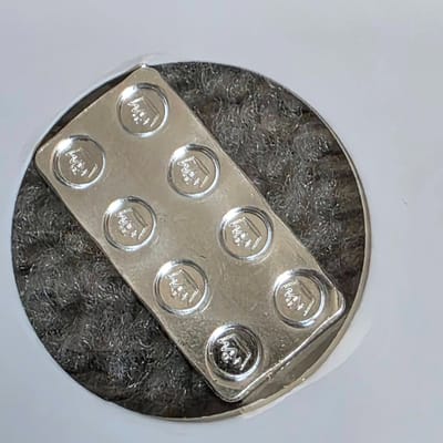 1/4 oz Silver LEGO Monarch Precious Metals –8 Stud - additional view