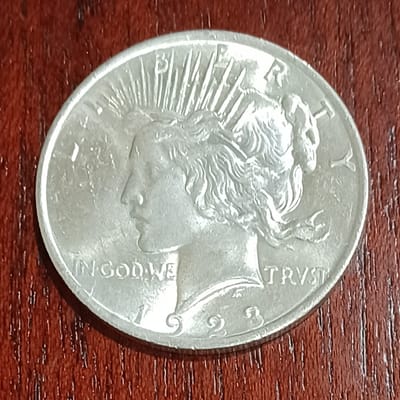 1923-P Peace Dollar Coin 90% Silver BU Luster! (B)