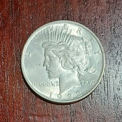 1923-P Peace Dollar Coin 90% Silver BU Luster! (D)