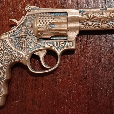 USA 250th Antiqued 2.5oz Copper Revolver Boxed - additional view