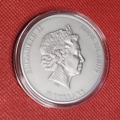 2015 2 Oz Silver Cook Islands Predator Wolf - additional view