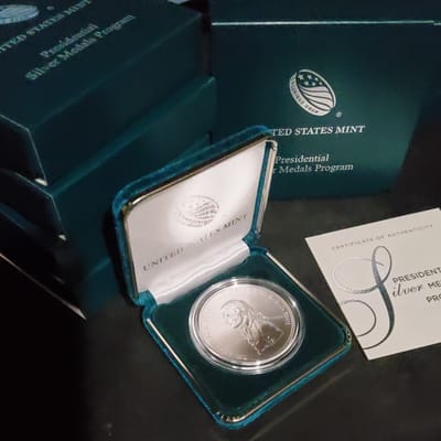 1 oz Silver Medal U.S. Mint Presidential - Thomas Jefferson - W/ COA & BOX