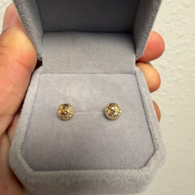 NEW 18K Italian Gold Stud Earrings 1g Solid Yellow
