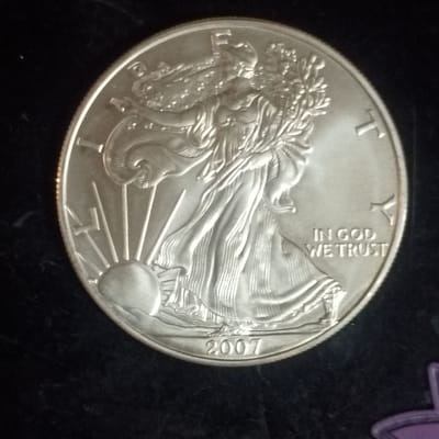 1999 American Silver Eagle . 999 pure Silver