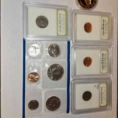 Lot of 6 coins and tokens
