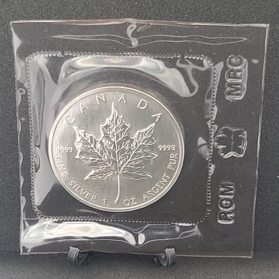 1989 1 oz Canadian Silver Maple Leaf $5 Coin .9999