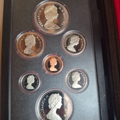 1983 double dollar Canadian Proof mint set - additional view