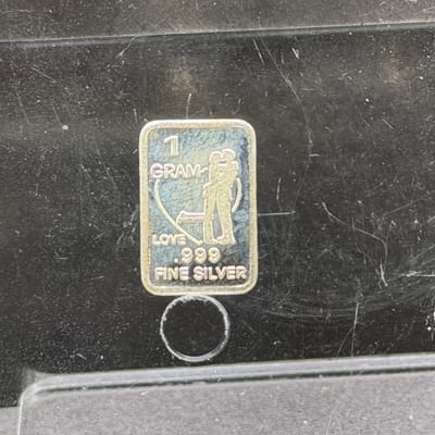 Silver 1 Gram: Love Embrace ~ Box B