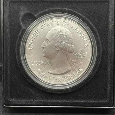 2010 Yosemite National Park 5 oz Silver coin - additional view