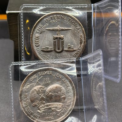 1974 International Universal Trade Unit 1oz Round - additional view