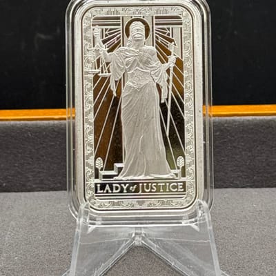 Pamp Lady of Justice 1oz in Capsule