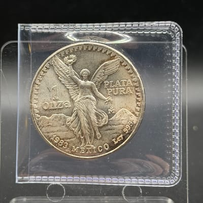 1983 Libertad 9999 1 oz Silver Coin - Toned