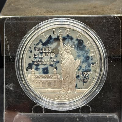 1986-S Ellis Island Commemorative in Capsule Milky