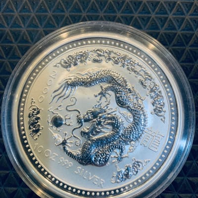 2000  Australian Lunar Dragon 10 oz Silver coin