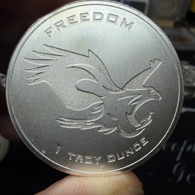 Random 1oz silver round 999fs