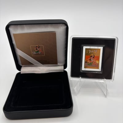1/500oz .999 Gold Hawaii Pinup Girl in Cap and Box