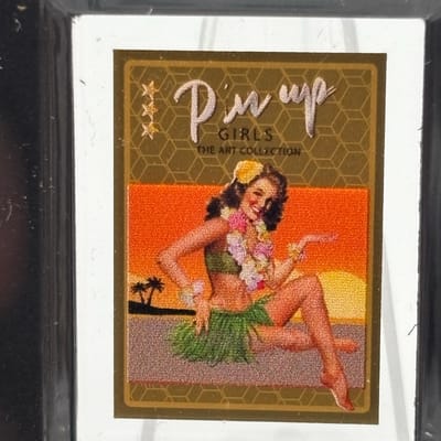 1/500oz .999 Gold Hawaii Pinup Girl in Cap and Box - additional view