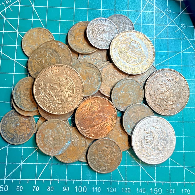 Mexico Coin Lot 1 Silver Peso, 5, 10, 20 Centavos With AU/BU Cuauhtémoc 00900 - Image 2