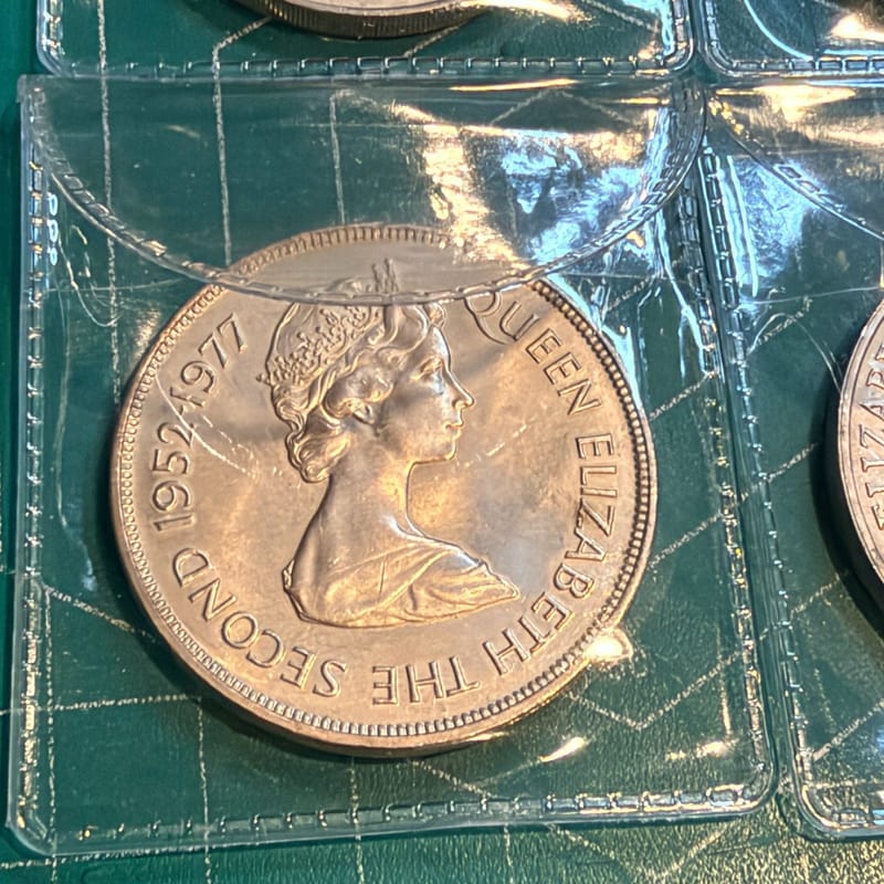 LOT 0F 4 CROWN SIZE BRITISH COMMONWEALTH 25,50 PENCE, JERSEY, GUERNSEY 00911BB2 - Image 3