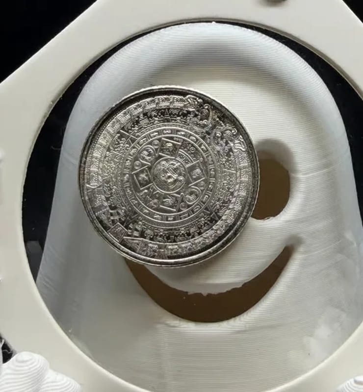 1/10 oz .999 Silver Round Aztec Calendar Design - Image 4