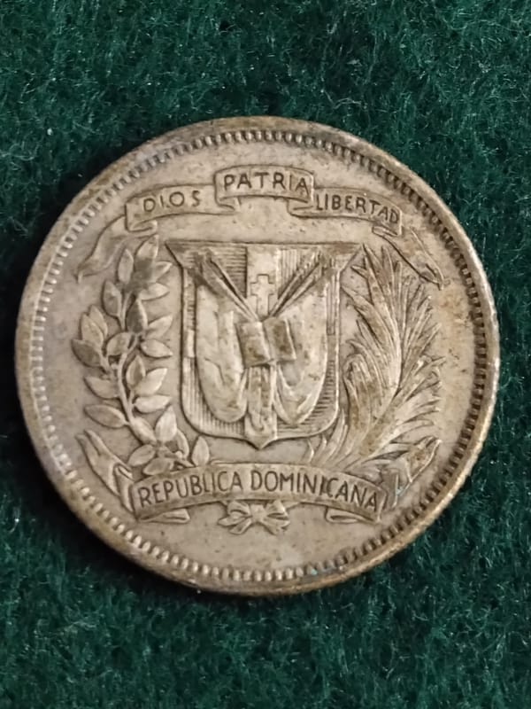 Silver 1951 Dominican Republic 25 Cent Low Mintage - Image 1