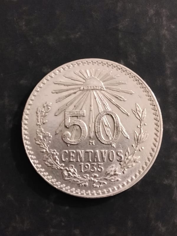 Silver better date 1935 Mexico 50 Centavos AU - Image 1