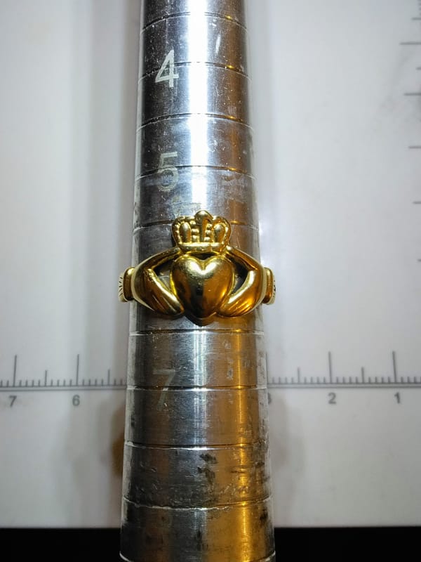 Vintage 14K Gold Claddagh Ring Heart Crown Hands  - Image 2