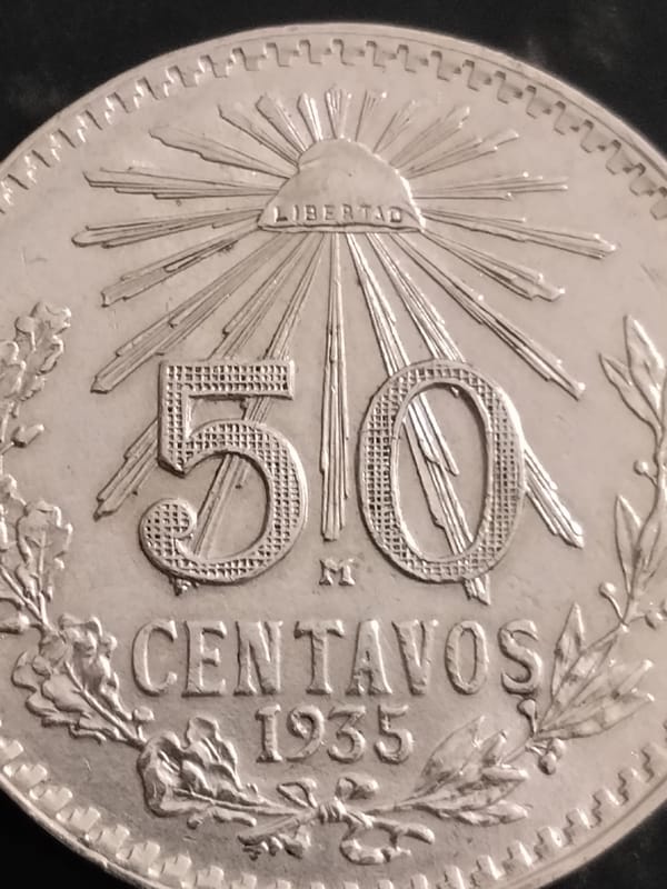 Silver better date 1935 Mexico 50 Centavos AU - Image 3
