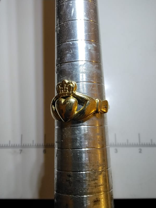 Vintage 14K Gold Claddagh Ring Heart Crown Hands  - Image 3