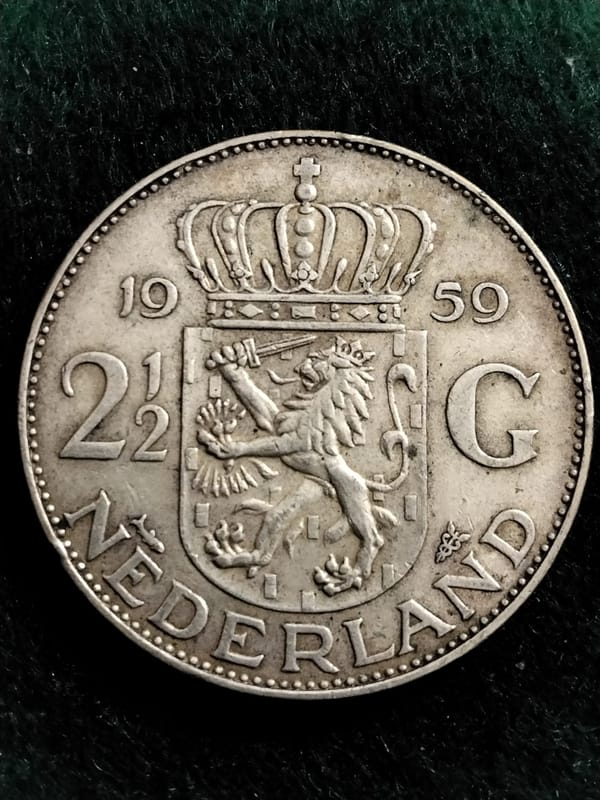 Silver 1959 Netherlands 2.5 Gulden Queen Juliana  - Image 4